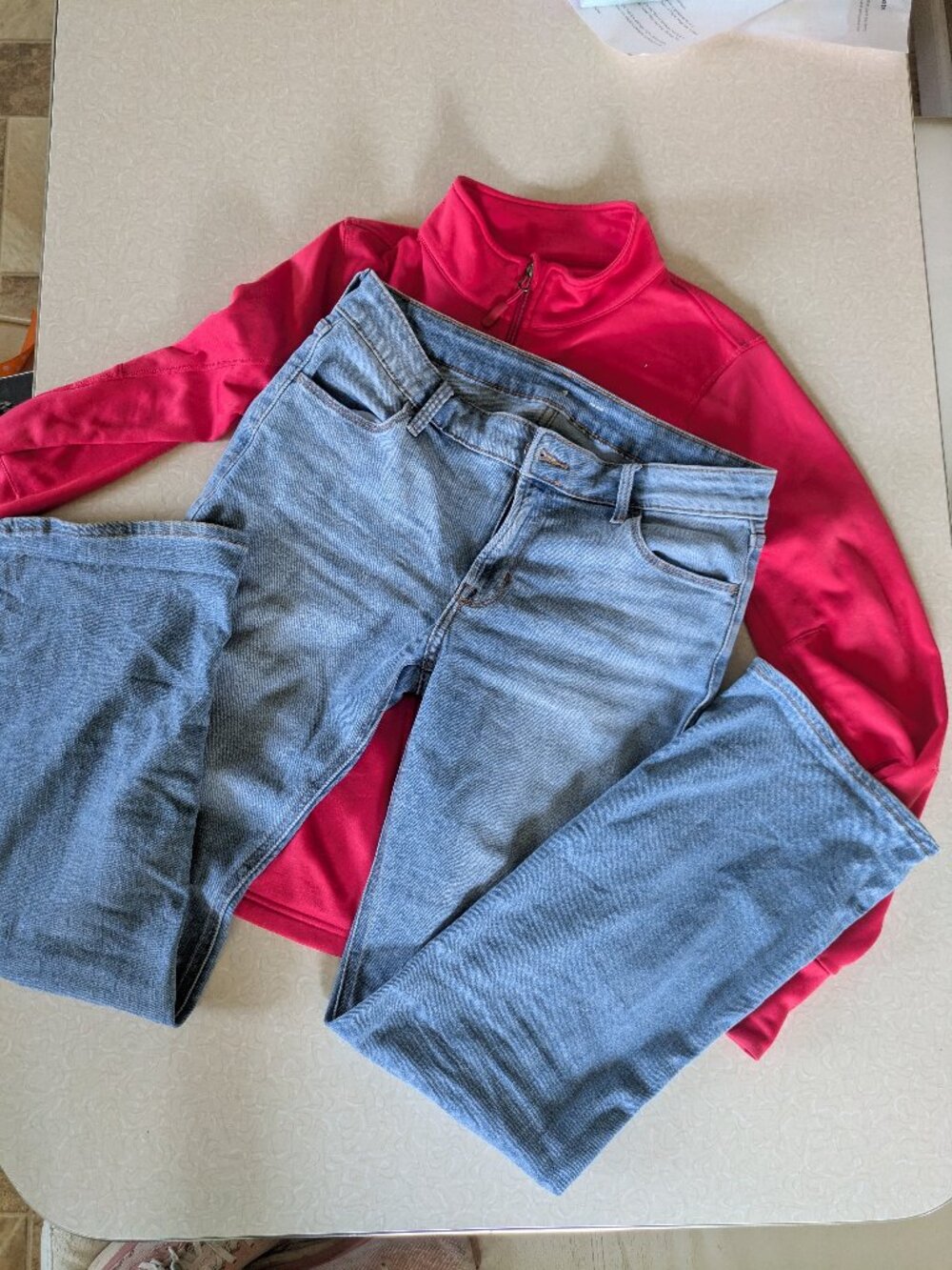 Old Navy 6P Midrise Straight leg light wash jeans 36" length